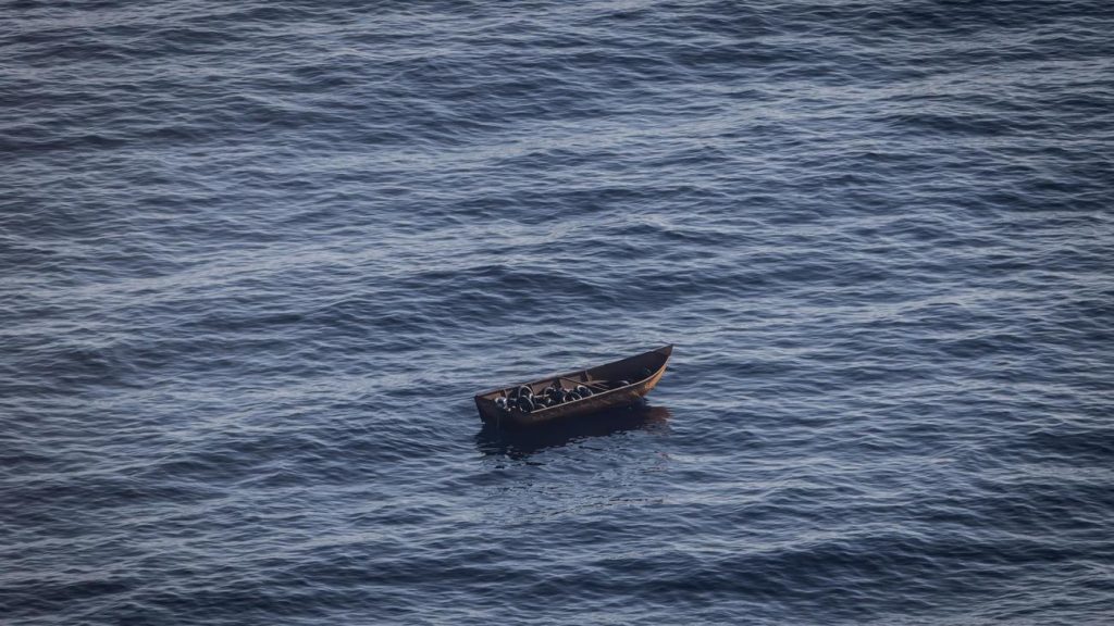 Flucht über das Mittelmeer: Boot mit Geflüchteten sinkt vor Lampedusa