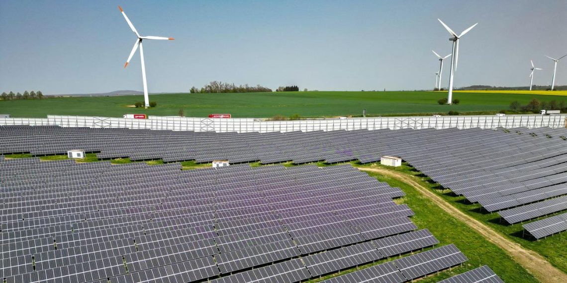 Energiewende: Fast 60 Prozent des Stroms kam 2024 aus erneuerbaren Energien