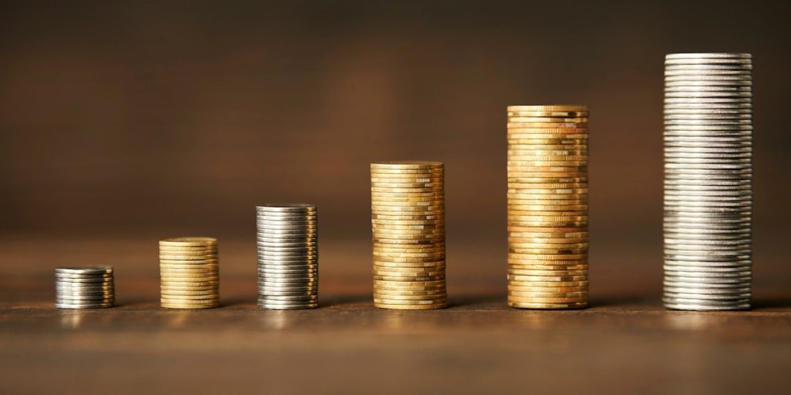 Reich sparen: Wie Sie mit wenig Geld ein ETF-Vermögen aufbauen | Leben & Wissen