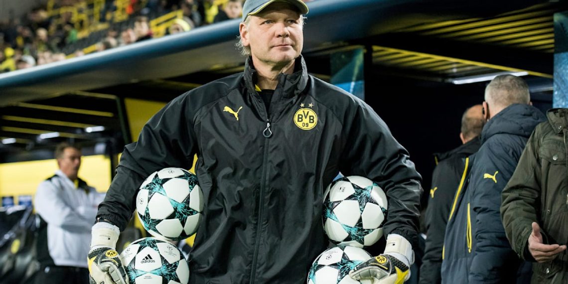 BVB trauert um Wolfgang „Teddy“ de Beer (†60) – „Geschockt und tieftraurig“ | Sport