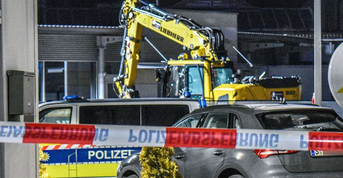 Polizei erschießt Mann nach Zerstörungsfahrt mit Bagger