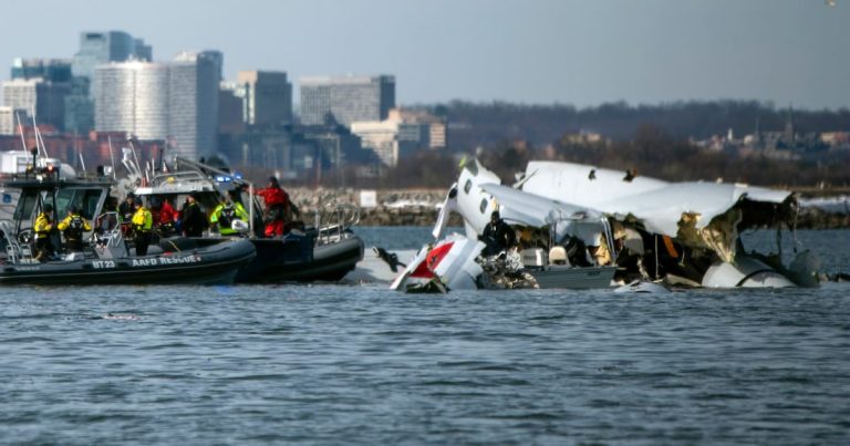 Flugzeugkatastrophe in Washington: Unregelmäßigkeit im Kontrollturm?