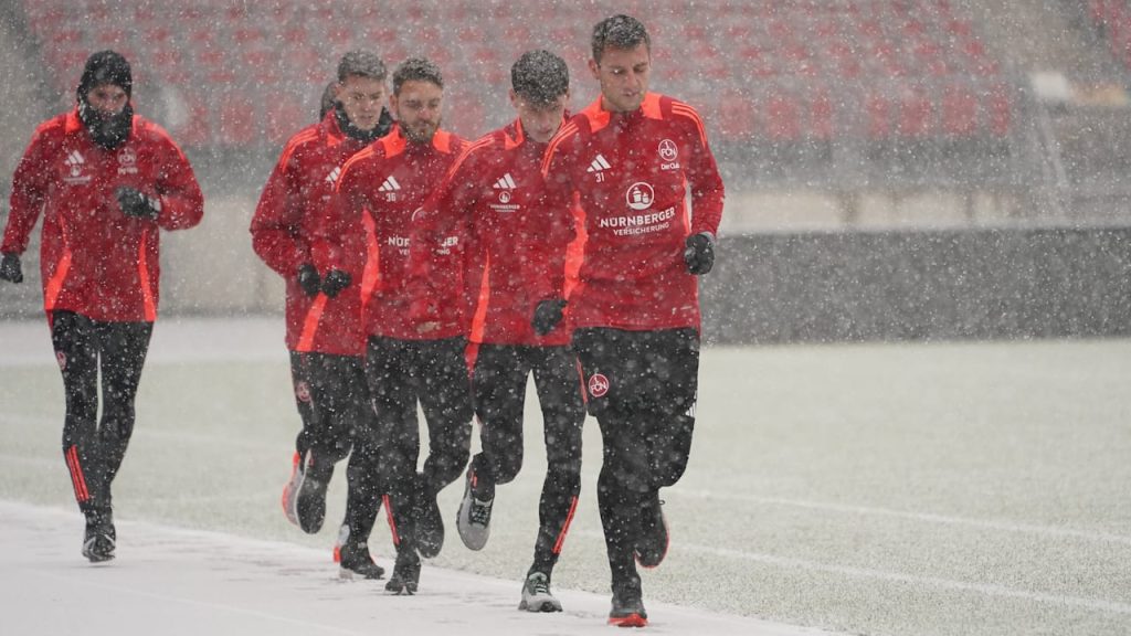 0 Grad, Schneefall: Kaltstart für den FCN | Sport