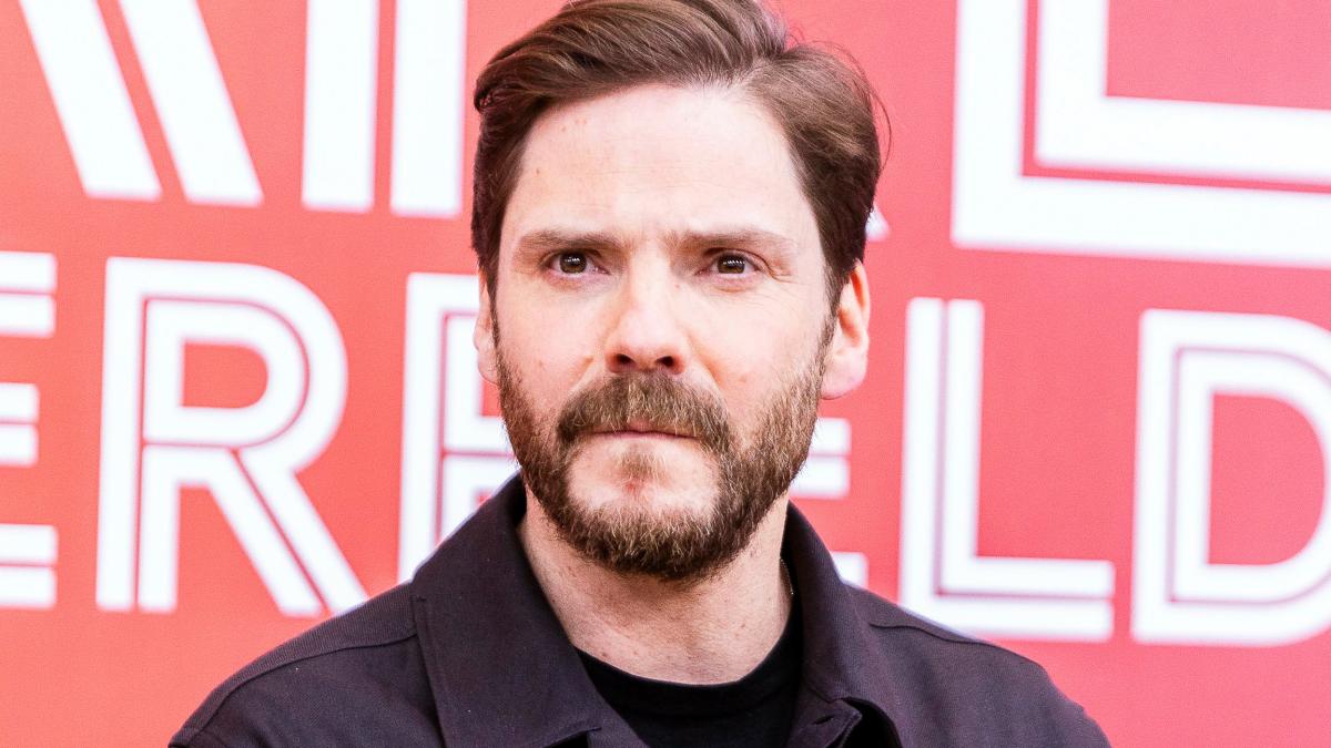 Offener Brief: Zahlreiche Sterne protestieren gegen „die Feuerwand rissen“