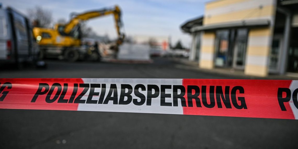 Baden-Württemberg: Baggerfahrer randalierte bei Ex-Arbeitgeber – DER SPIEGEL