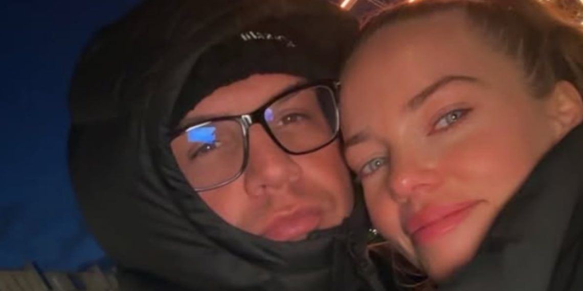 Neues Familienmitglied mit großen Ohren