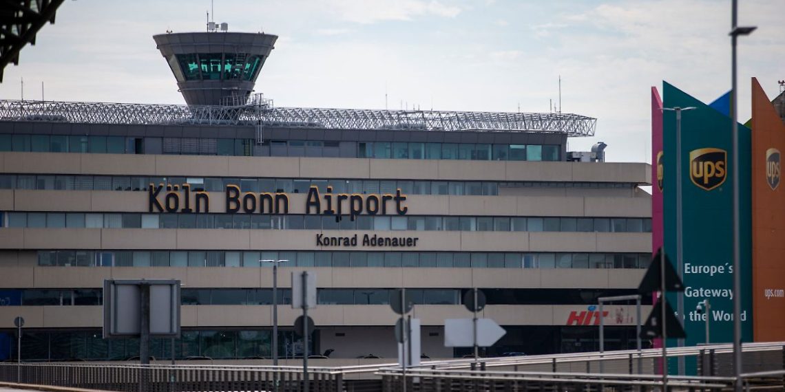 Bundesweit lange Schlangen: Technische Störung sorgt für Chaos an Flughäfen