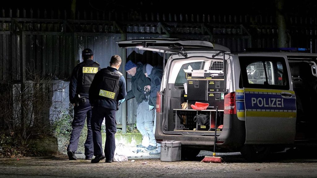 Hintergründe unklar: Zwei Polizisten bei Explosion in Berlin verletzt