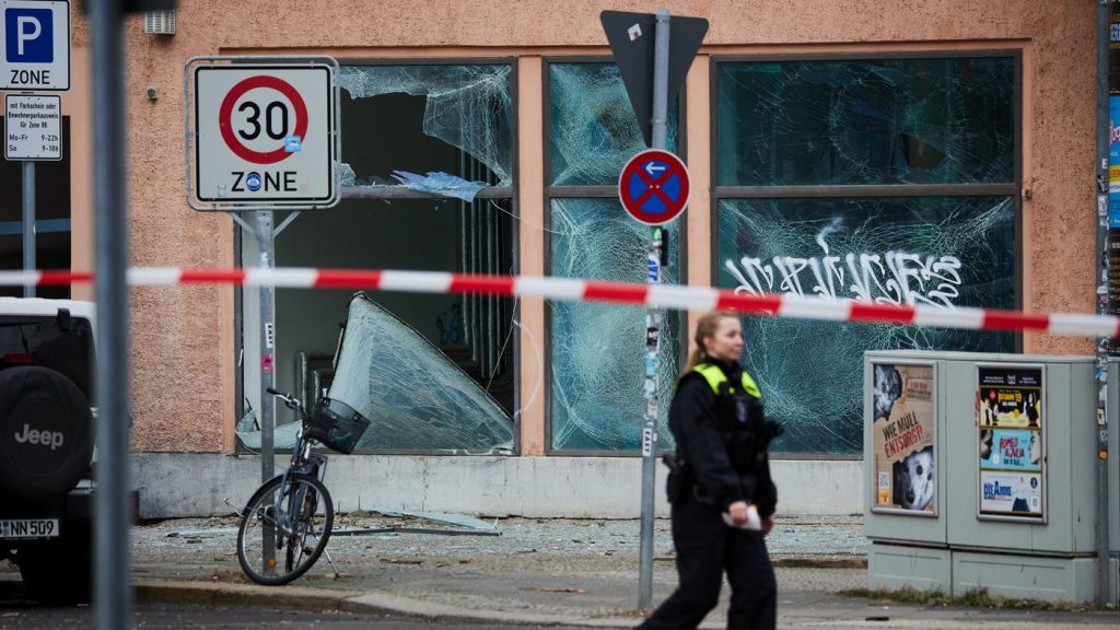 „Mama, da sind Scherben“ 36 Berliner Wohnungen nach Kugelbomben-Explosion unbewohnbar – Betroffene berichten – Tagesspiegel