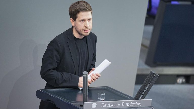 Kevin Kühnert im Bundestag: „Wir schützen unsere Demokratie. Ich werde es von außen in der Zukunft tun“