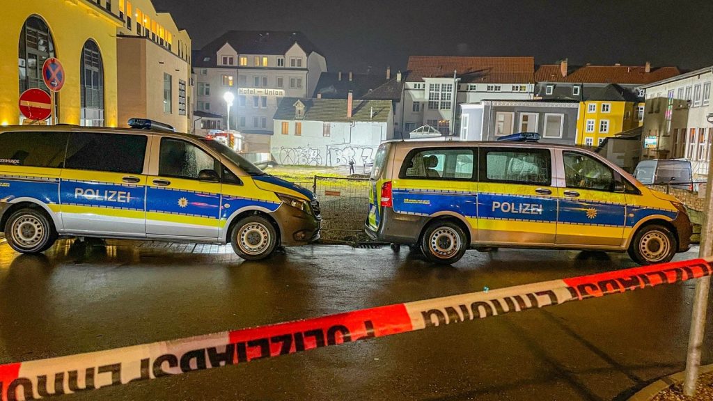 Offenburg: Eine schwer verletzte Frau stirbt auf der offenen Straße