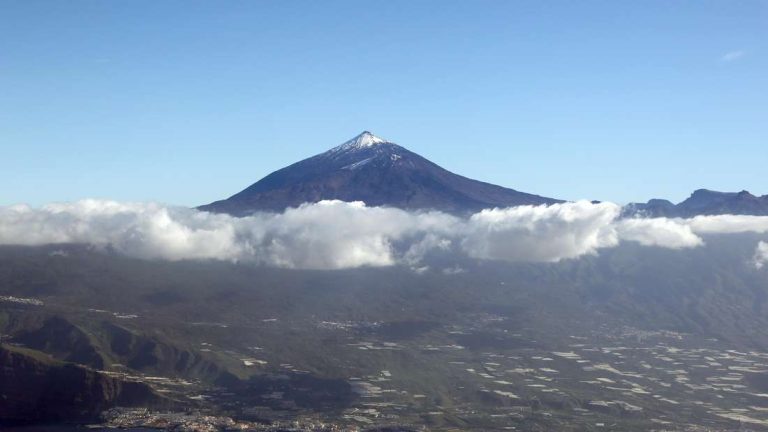 Riesiger Vulkan auf Teneriffa sprudelt