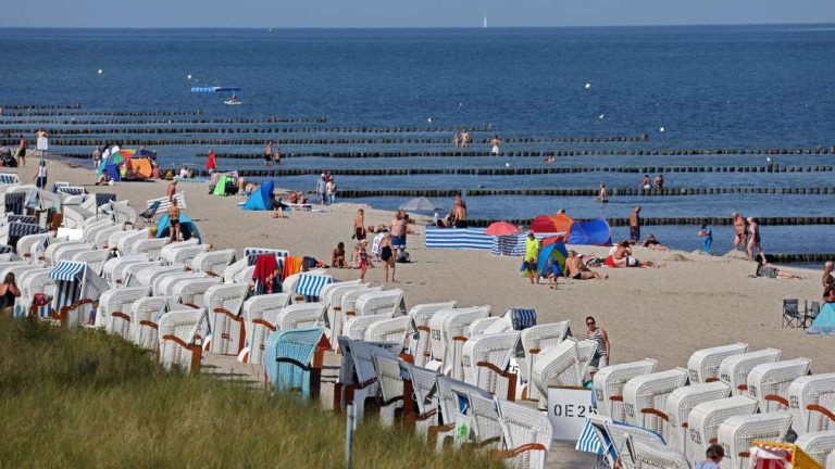 Rostock erwägt eine neue Regel für Nudist Strandabschnitte