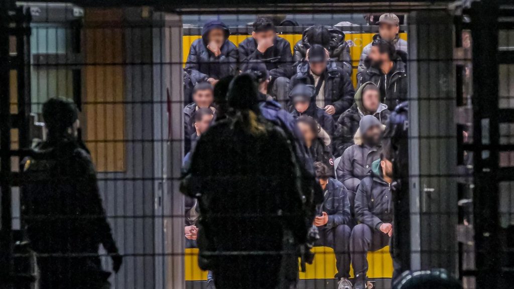 Islamistisches Treffen in der Hamburger Sporthalle? Die Polizei zieht mit hundert Hamburger abendblatt fort