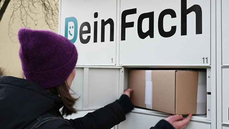 „Deinfach“: Neue weiße Paketmaschinen begannen – die Geräte können das tun