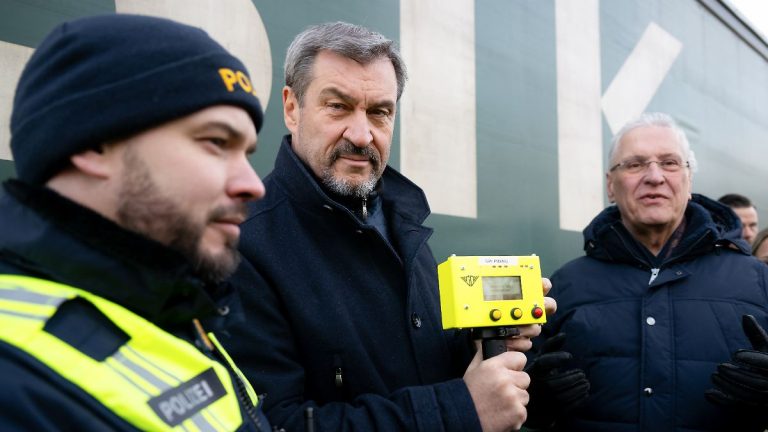 Söder macht den seltsamen Zombiejäger -Vergleich: Grenzpolizei als „Nachtwache“ bei „Game of Thrones“