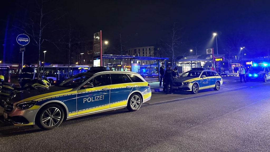 Die Polizei hat Verdächtige: Mann schießt auf die S-Bahn Station auf Hamburgs zivilen Ermittlern