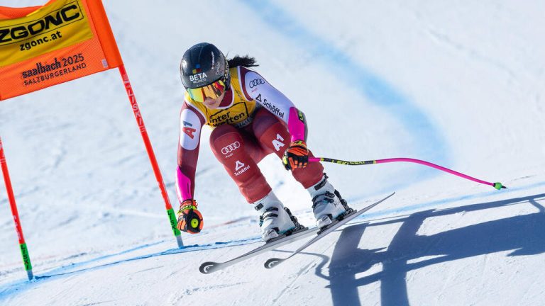 Venier setzt sich auf Super-G-Crown