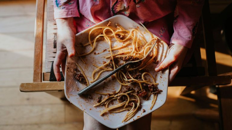 Armut in Deutschland: Viele Eltern sparen Essen für ihre Kinder