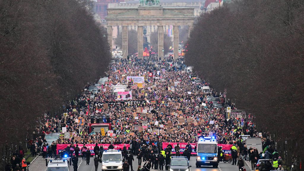 „Aufstand des anständigen“: Demos für AFD -Feuerwände, aber keiner gegen Hass auf Juden? | Politik