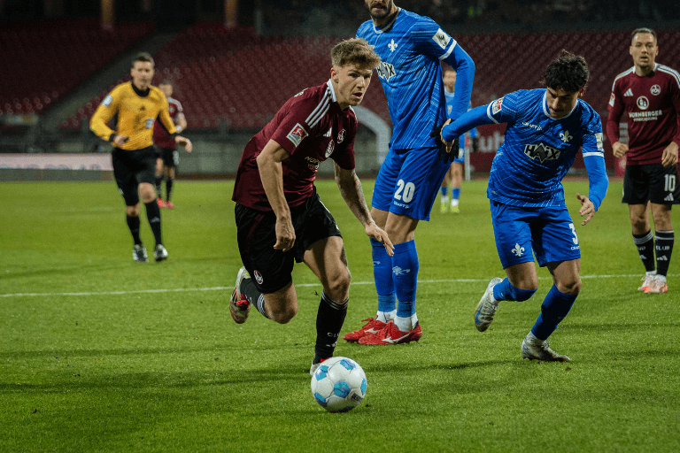 Schmerzhafter Ausgang – selbstgewachsene Jeltsch verlässt FCN sofort