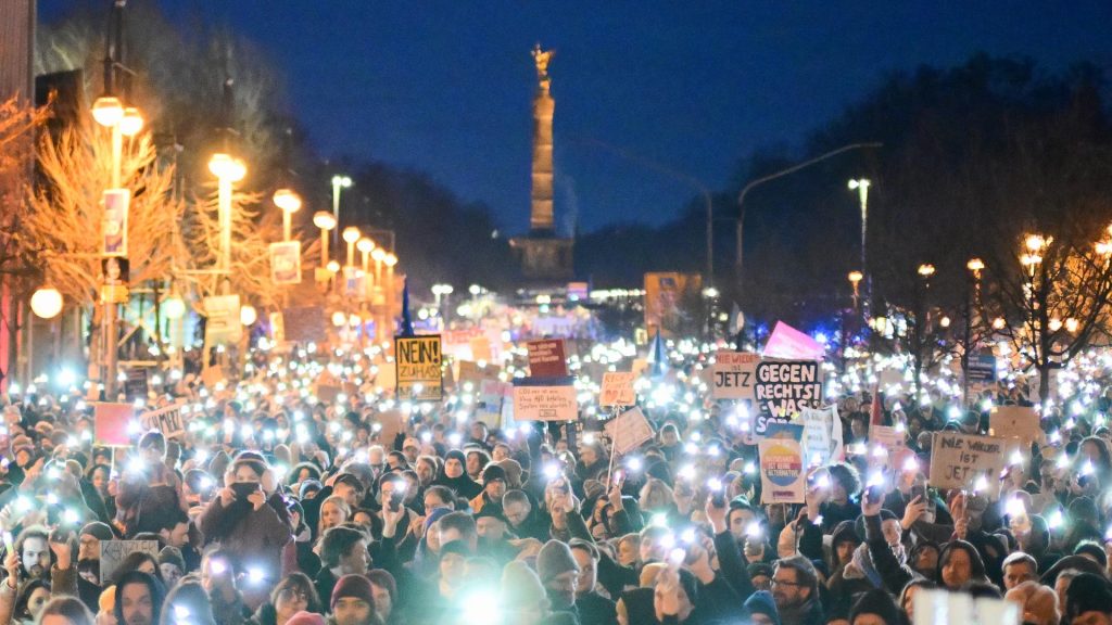 Zusammenarbeit mit der AFD – 160.000 Menschen zeigen in Berlin für den Erhalt der „Markenwand“