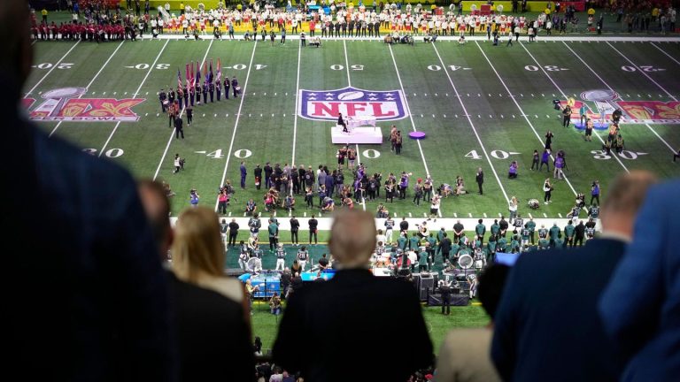 Taylor Swift und Donald Trump im Super Bowl in New Orleans