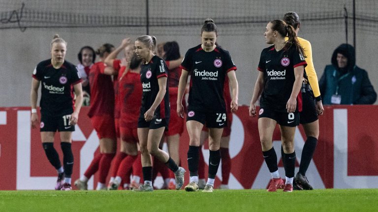 Viertelfinale im DFB Cup: Eintracht Frankfurt Frauen teilen sich bei FC Bayern | Hessenschau.de