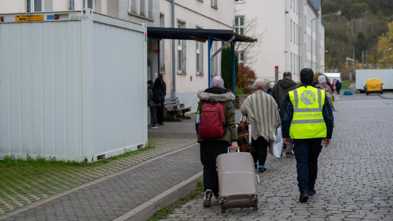 Welche Lösungen in der Migrationsdebatte vor sich gehen