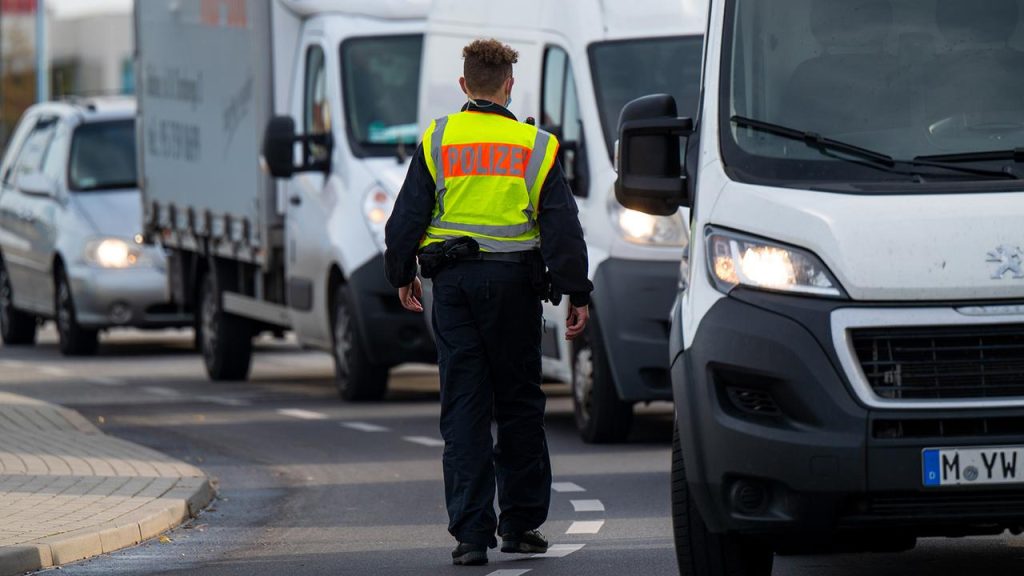 Die Kontrollen an deutschen Grenzen werden um sechs Monate verlängert