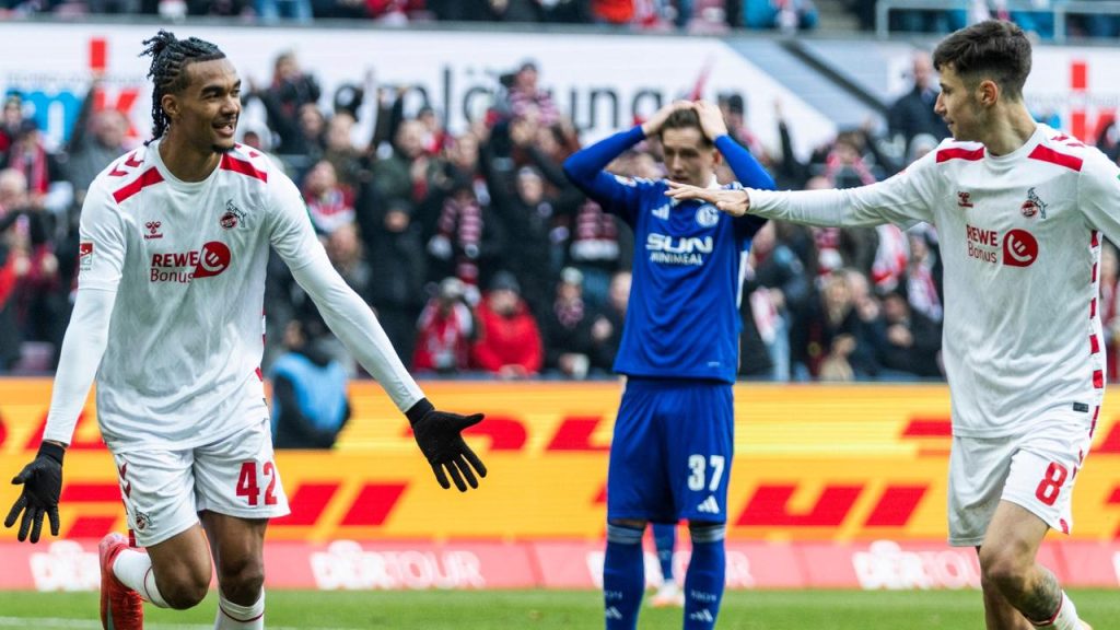 Fußball, 2. Liga: Schalkes Geschenk gibt Köln einen glücklichen Sieg