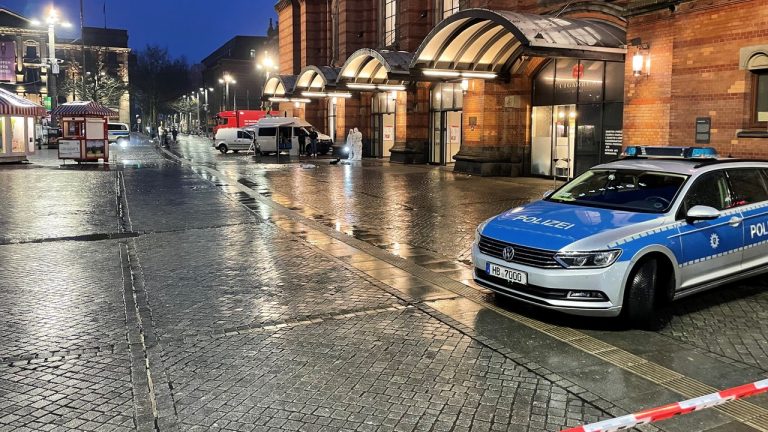 Weitere Details basierend auf Polizeiaufnahmen an der Bremen Central Station