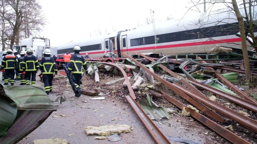 Hamburg-Harburg: Eis bricht mit einem Sattelzug zusammen | NDR.de – Nachrichten