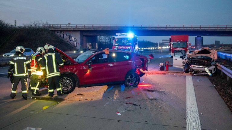 A9: Mehrere Verletzungen nach dem Unfall am Schleueuditzer Kreuzz