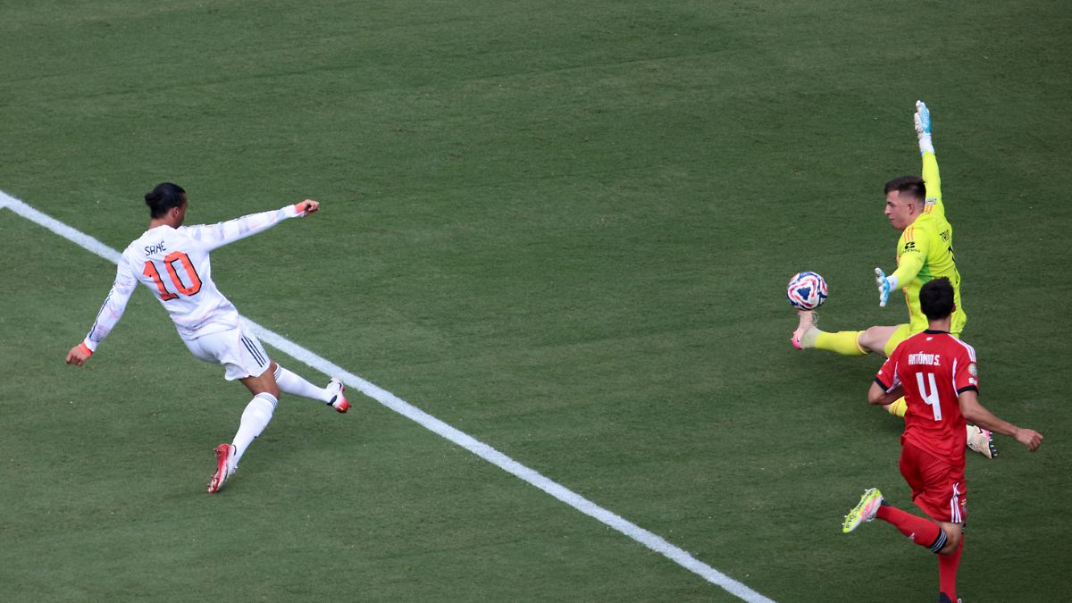 Nach unglücklicher Leistung: Leroy Sané wird bis zum letzten Moment kritisiert