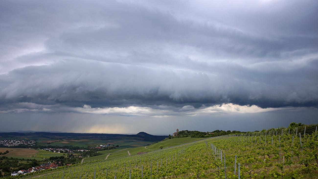 Wetter in Deutschland: Deutscher Wetterdienst warnt Gewitter
