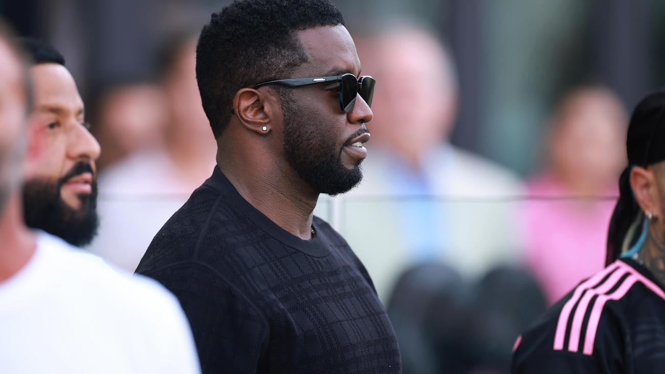 Missbrauchsprozess gegen Sean Combs: Combs Namen Combs im Schließen des Kopfes einer Bande von Kriminellen