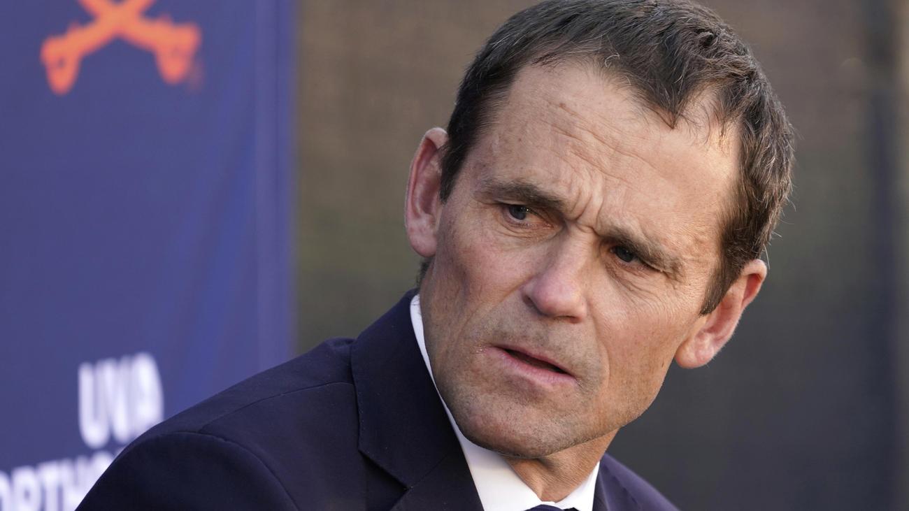 Jim Ryan: Präsident der University of Virginia tritt mit dem Druck der Regierung zurück