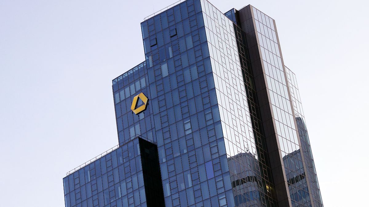 13:20 Big Plus für Stellantis-, Volvo- und Ferrari-Aktien-N-TV