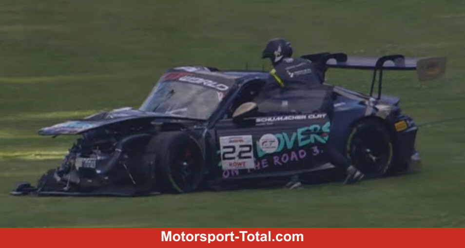 Gewalttätiger Porsche-Crash sorgt für Dynamik, McLaren Leads