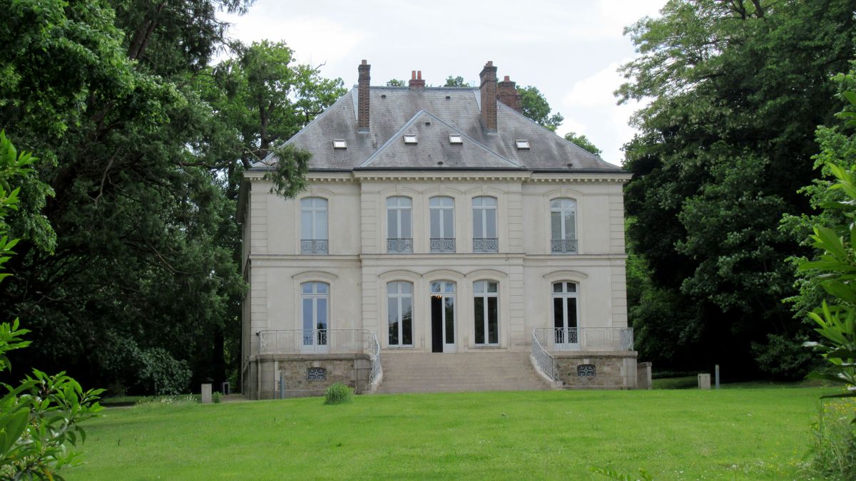 Karl Lagerfelds französische Villa kommt unter den Hammer