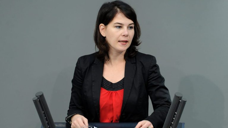 Bye, Bye Bundestag: 12 Jahre nach diesem Foto hält Baerbock ihre letzte Rede | Politik