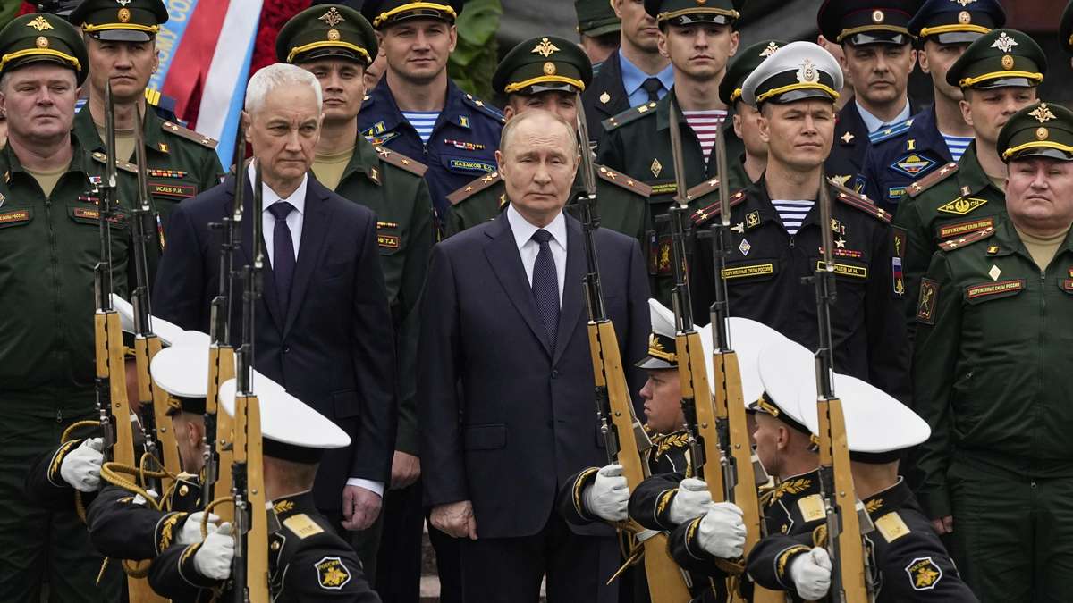 Putin verschraubt eine neue sowjetische Armee: explosive militärische Resolution