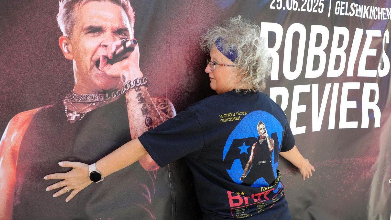 So feiern Robbie -Fans in Gelsenkirchens City