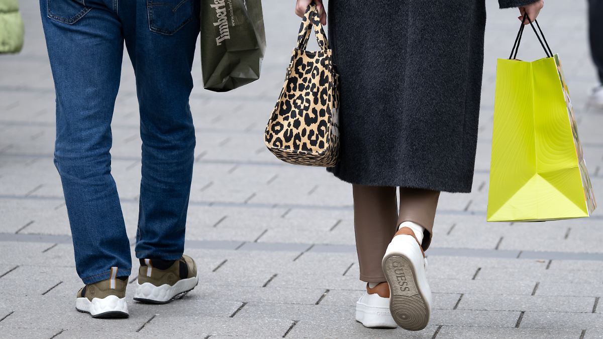 Mehr wird gerettet: Verbraucher warten auf eine bessere Laune