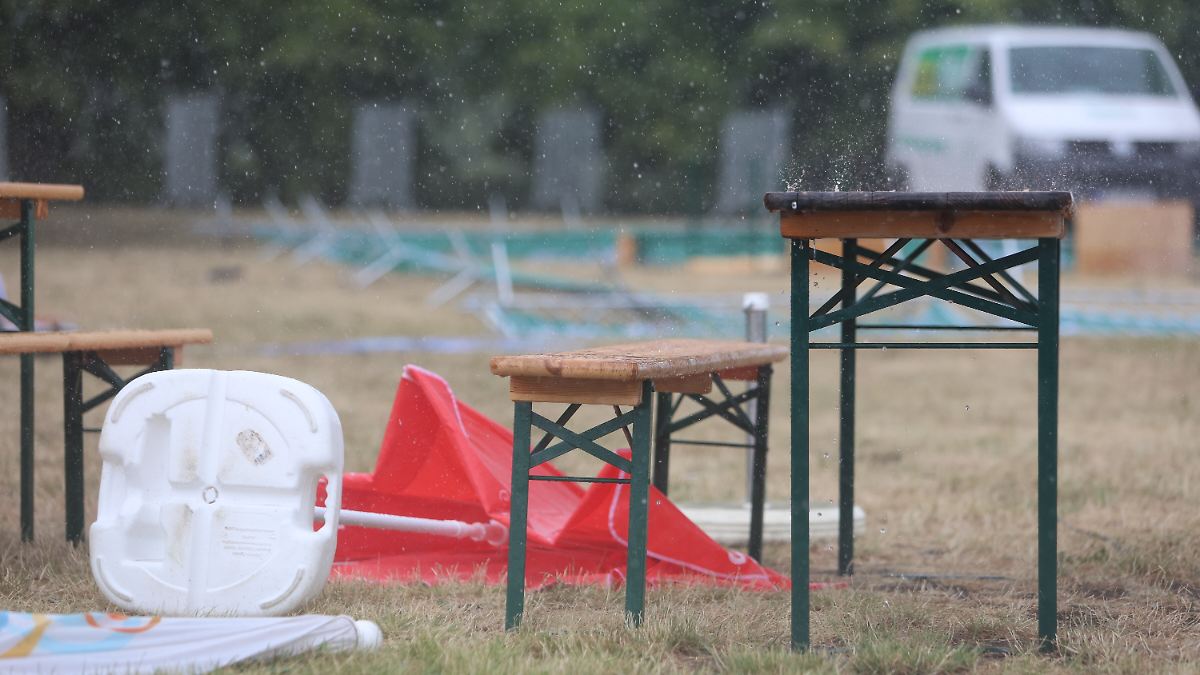 Gewitter über Deutschland: Feuerwehr muss zu Stürmen wechseln