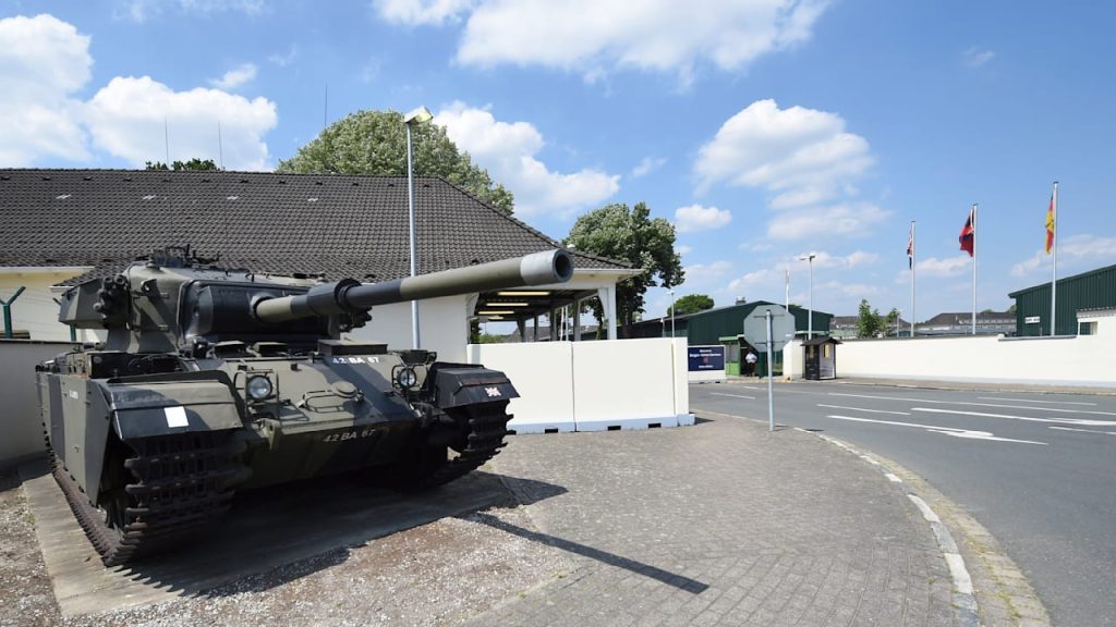 Unfall in Celle: Der Mensch stirbt während der Wartungsarbeiten regional auf einem Tank Unfall in Celle: Der Mensch stirbt während der Wartungsarbeiten regional auf einem Tank