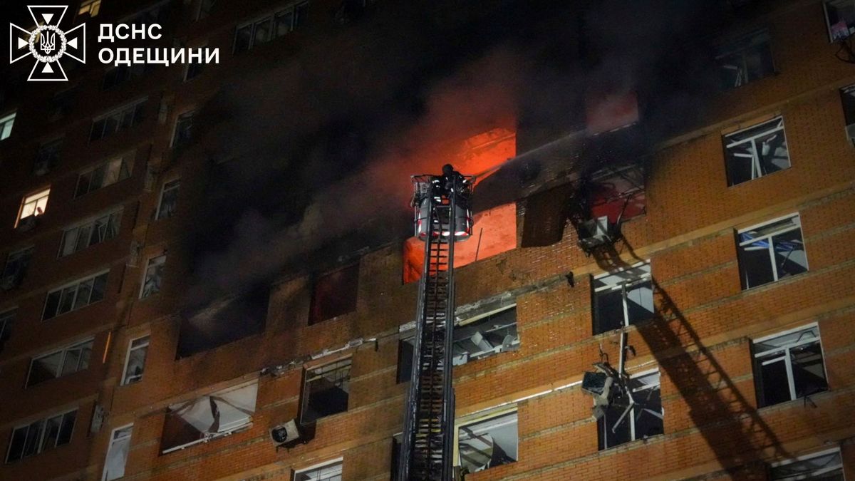 Ukraine Russland Krieg: Odessa angegriffen von Kampfdrohnen, berichtet Kyjiw die Zerstörung russischer Bomber