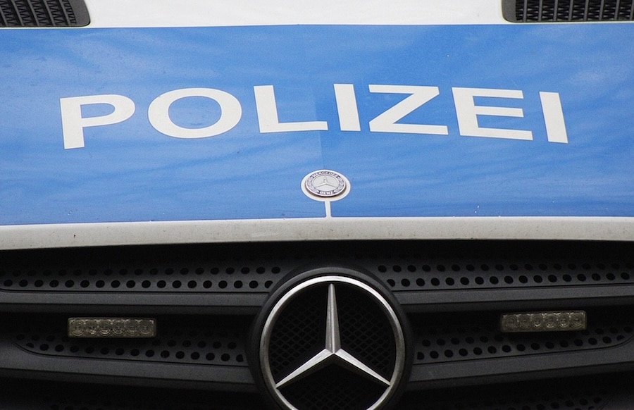 Der 36-jährige Fußgänger stirbt auf dem Waldweg