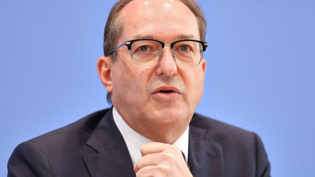 Debrindt reist spontan nach Israel Debrindt reist spontan nach Israel